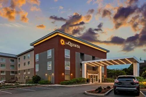 La Quinta by Wyndham San Francisco Airport North - Free Airport Shuttle in San Mateo