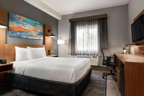 Postel nebo postele na pokoji v ubytování La Quinta by Wyndham Salem OR
