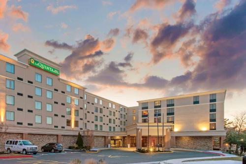 a rendering of a hotel in a parking lot at La Quinta by Wyndham Salisbury in Salisbury