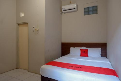Gallery image of RedDoorz near Stasiun Tawang Semarang in Semarang
