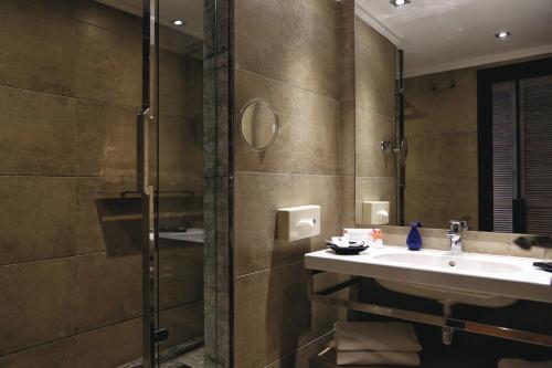 Ванная комната в Hotel Riu Tikida Beach - All Inclusive Adults Only