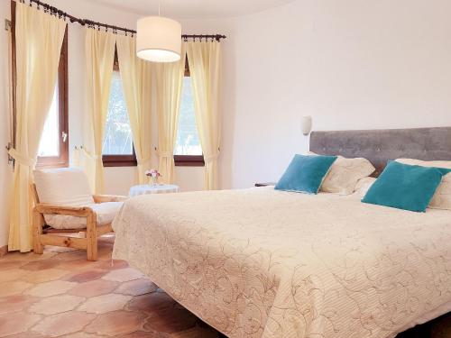 Posteľ alebo postele v izbe v ubytovaní Villa Dos Calas - Bonita Villa de estilo rustico y piscina de agua salada