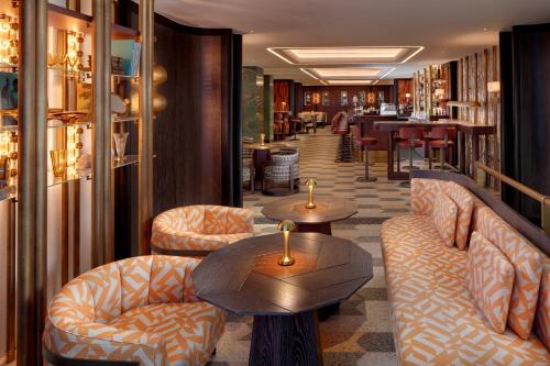 Lounge nebo bar v ubytování Almanac X Alcron Prague
