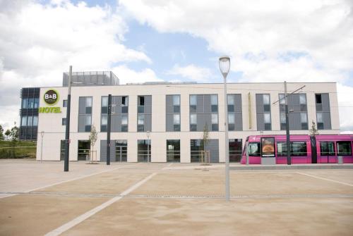 Теннис и/или сквош на территории B&B HOTEL Reims Bezannes или поблизости