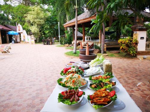 Afbeelding uit fotogalerij van RS Phong Riverside Resort in Khon Kaen