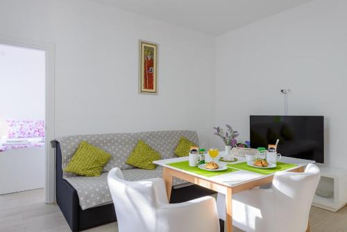 SB Apartment No 3