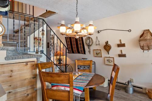Dock's End Floating Home – Photos 4
