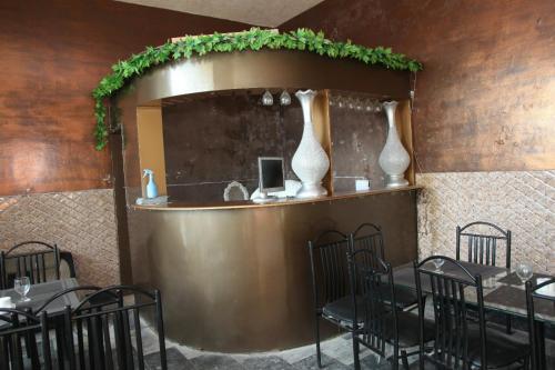 Majoituspaikan Hassan Hotel Thandani keittiö tai keittotila