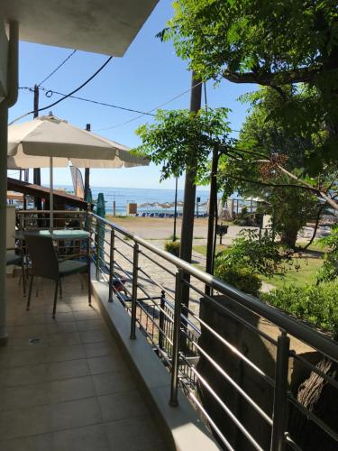 Imagen de la galería de Luxurious Apartment Vrasna, en Nea Vrasna