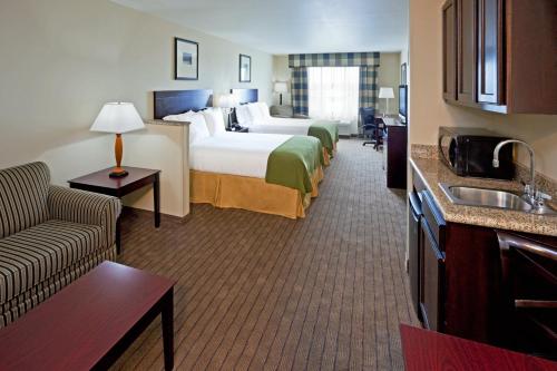 Gallery image of Holiday Inn Express Hotel & Suites Syracuse North Airport Area, an IHG Hotel in Cicero
