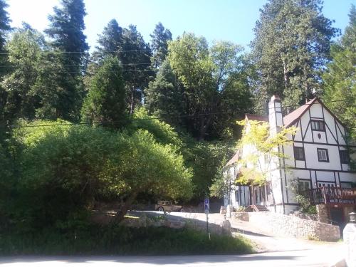 Bracken Fern Manor – Photos 4