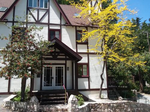 Bracken Fern Manor – Photos 2