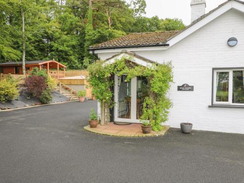 Quiet Waters Cottage – Photos 2