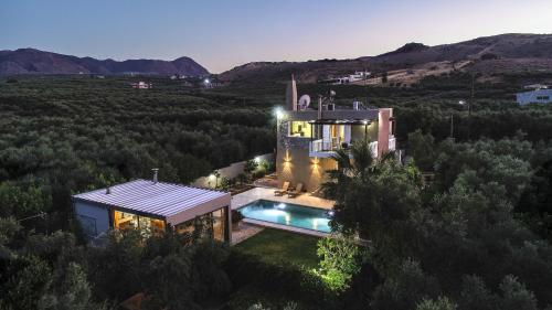 Petronila Luxury Villa with heated private pool