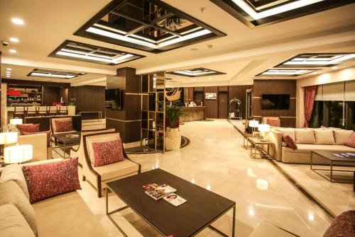 Posezení v ubytování Ramada by Wyndham Isparta