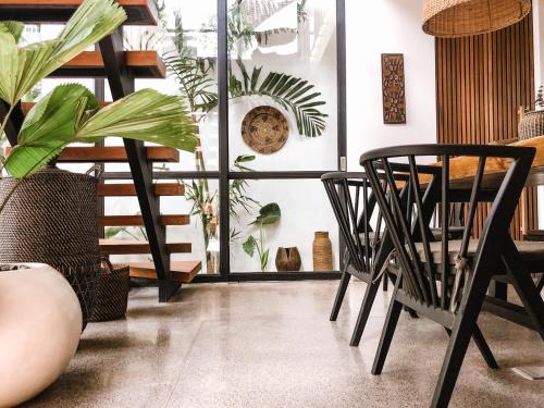 Ruang duduk di Beyond Bespoke Villas