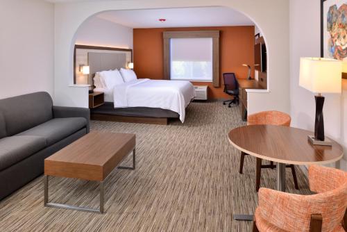 麥金利維爾的住宿－Holiday Inn Express Hotel & Suites Arcata/Eureka-Airport Area, an IHG Hotel，相簿中的一張相片