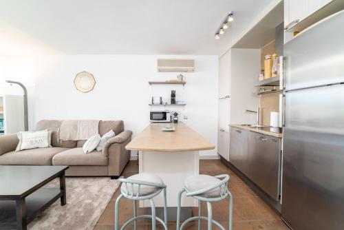 Azahara I, 25A small cozy apartment with great views located in the popular area of Nueva Andalucia