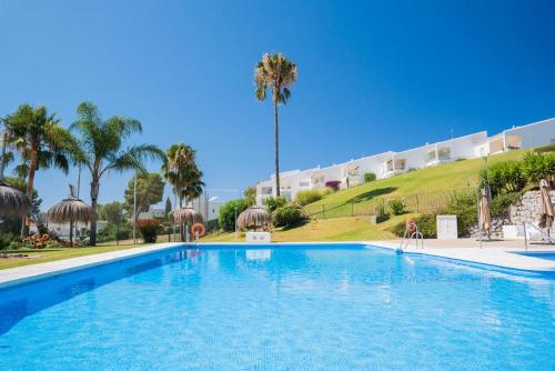 Azahara I, 25A small cozy apartment with great views located in the popular area of Nueva Andalucia