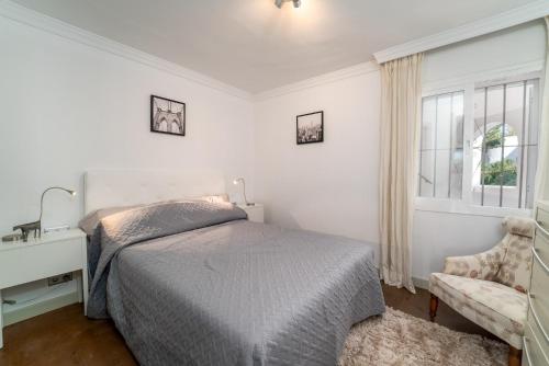 Azahara I, 25A small cozy apartment with great views located in the popular area of Nueva Andalucia