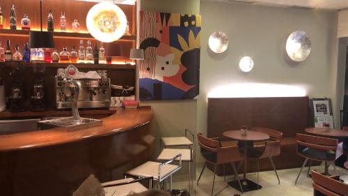 Hostal Albanyにあるラウンジまたはバー