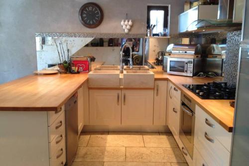 Dapur atau dapur kecil di CHALET FAMILIAL AURON