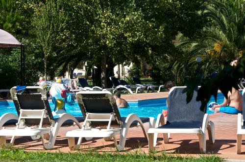 La alberca dentro o cerca de Ghiacci Vecchi Residence