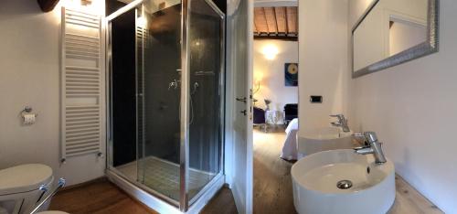 Phòng tắm tại L'Albero Di Gamelì