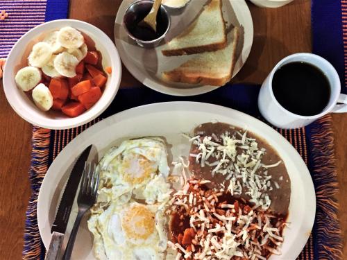 Makanan di atau di tempat lain dekat hotel