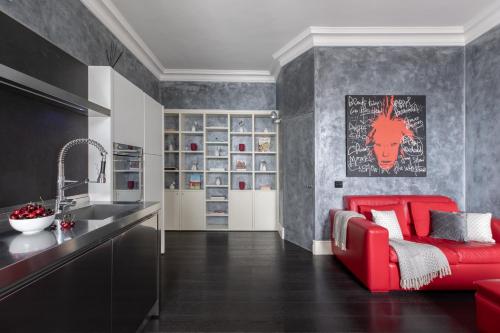 iFlat A Sparkle of Red in Trastevere