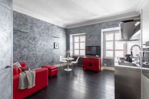 iFlat A Sparkle of Red in Trastevere