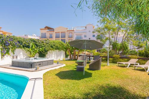 Resort con piscina privada en Calle Carabeo