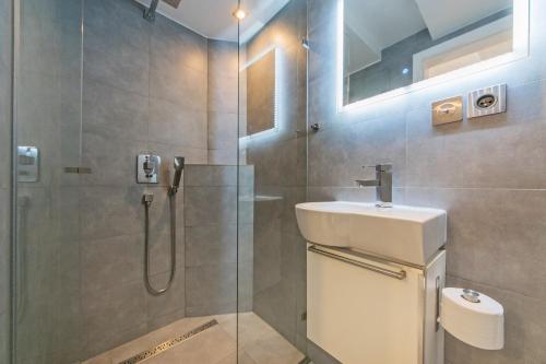 Kúpeľňa v ubytovaní Studio Four - prywatne wejście i taras w Centrum Sopotu