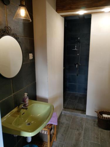 Ванна кімната в Przystanek Bajka w Puszczy Zielonce