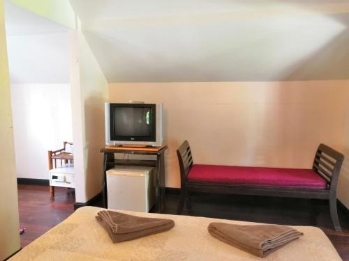 TV a/nebo společenská místnost v ubytování Seashell Resort Koh Tao-SHA Plus