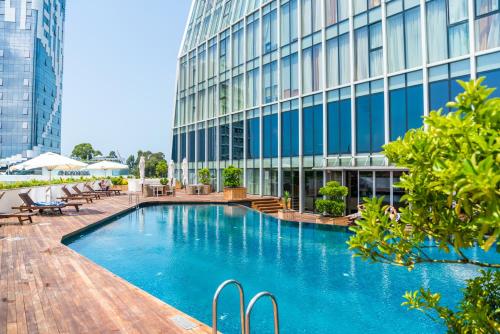 Bazén v ubytování Radisson Blu Hotel Batumi nebo v jeho okolí