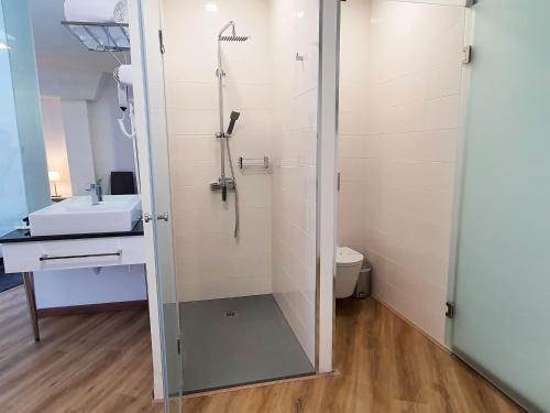 Miramar Hotel Spa & Apartmentsにあるバスルーム