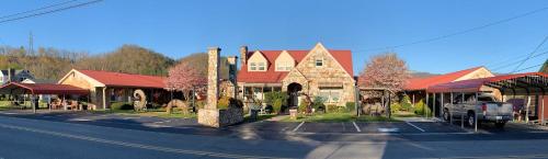 Phillips Historic Motel & Cottages