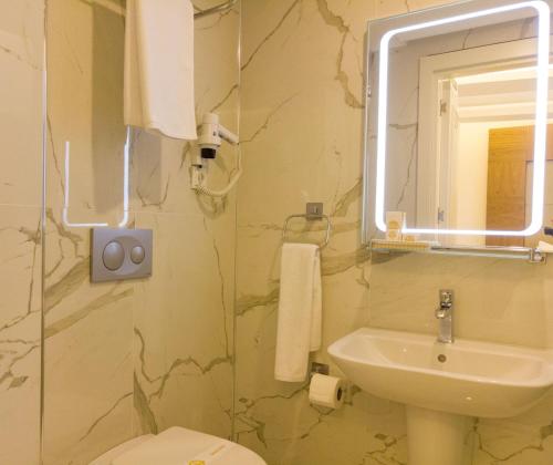 Ένα μπάνιο στο Bursa Ulupark Hotel
