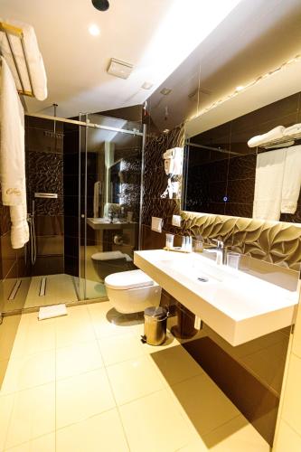 Gallery image of Sea View Hotel in Himare