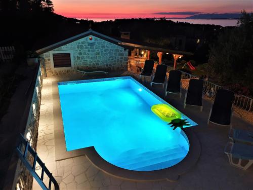 Πισίνα στο ή κοντά στο Apartments Katičin