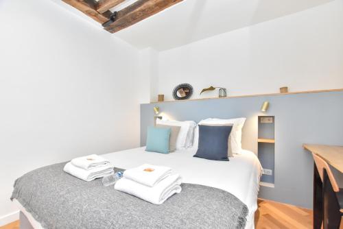 Authentic apartment 1BR-4P République - Le Marais