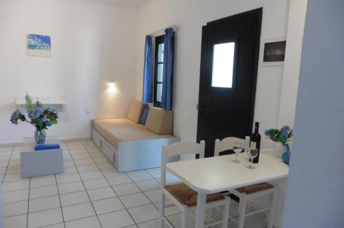 Gallery image of Julies Apartments in Kokkini Khanion