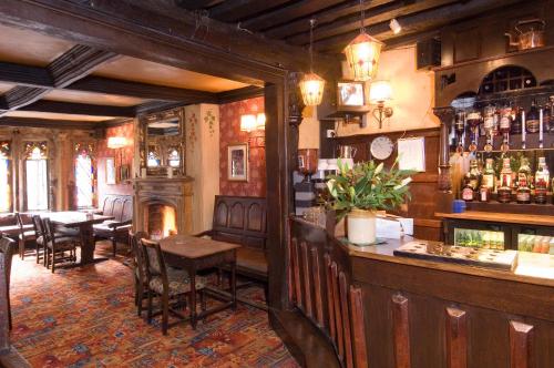 Lounge alebo bar v ubytovaní George & Pilgrims Hotel