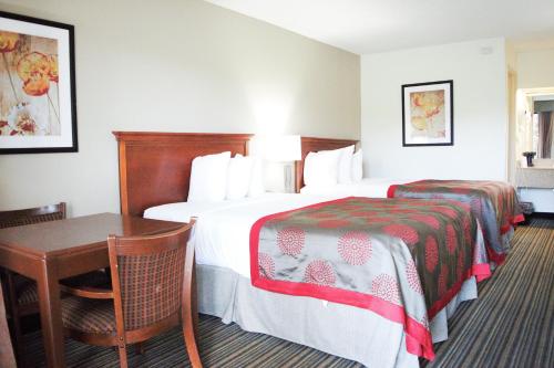 Foto de la galería de Ramada by Wyndham Savannah Gateway en Savannah