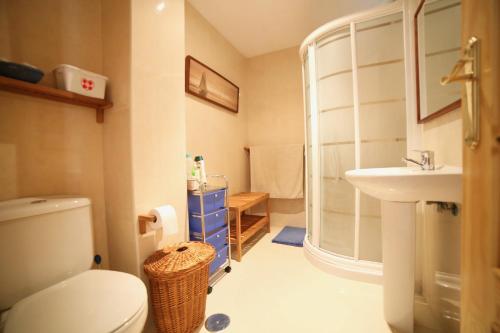 Koupelna v ubytování Apartamento en La herradura con Piscina y PARKING