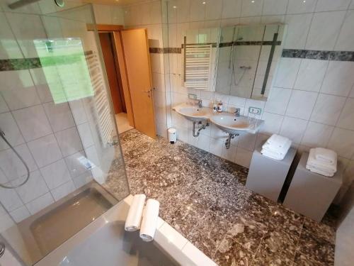 Ferienwohnungen Strass im Zillertal tesisinde bir banyo