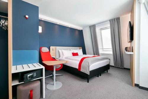 Holiday Inn Express - Berlin - Alexanderplatz, an IHG Hotel Image