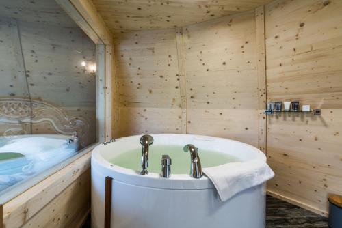 Un baño de Glamp Royal