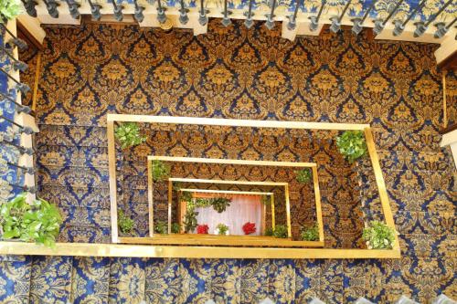 Taman di luar Hotel Pace Helvezia